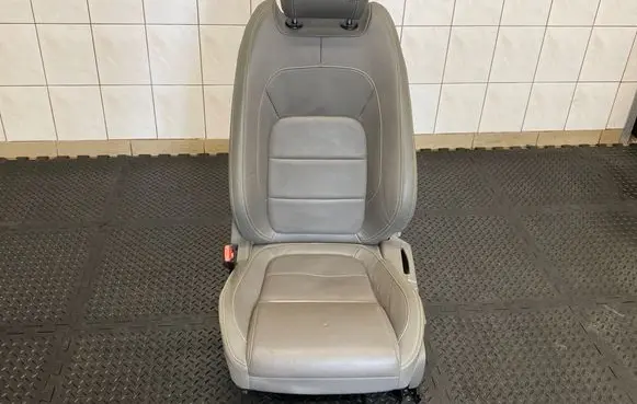 Jaguar F-Pace Front driver seat 
