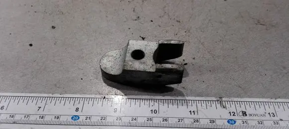 BMW 7 E38 Fuel Injector clamp holder