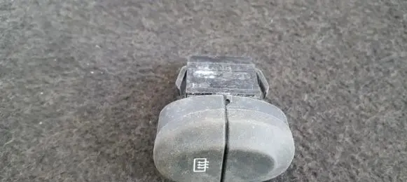 Renault Megane I Windscreen/window heater switch 841243B 98091