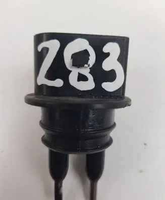 Volkswagen PASSAT B6 Windshield washer fluid level sensor 7M0919376