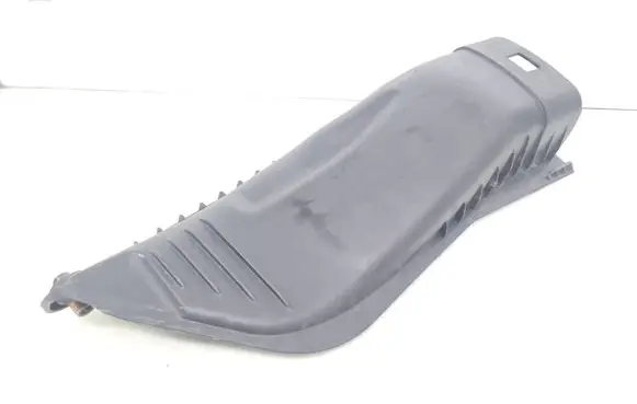 BMW 7 E65 E66 Air filter box cover 13717789109 7789109