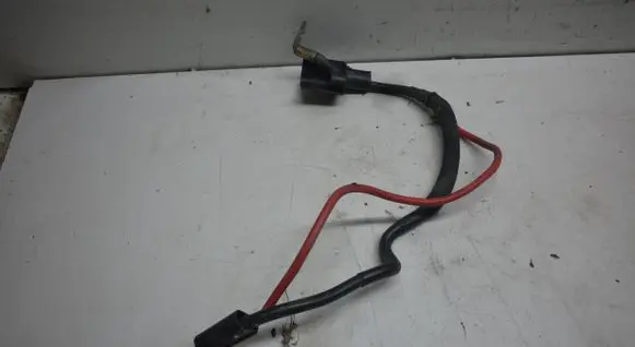 Volkswagen Tiguan Positive cable (battery) 