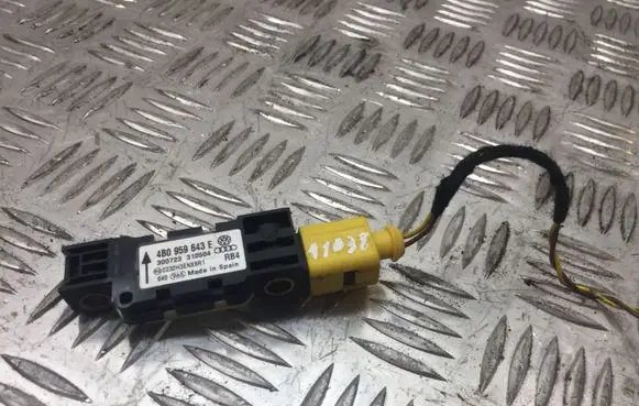 Audi A3 S3 8P Airbag deployment crash/impact sensor 4B0959643E 11038
