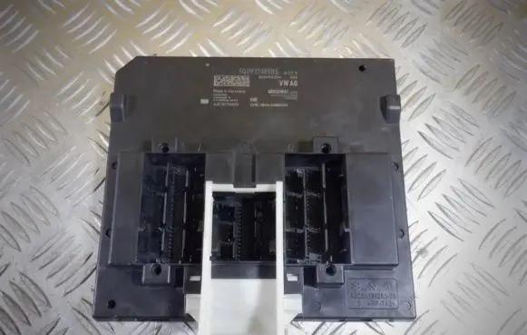 Volkswagen Golf VII Central body control module 5Q0937085BS