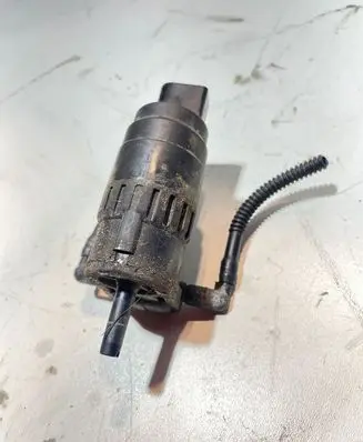 Audi A3 S3 8P Windscreen/windshield washer pump 1T0955651A SG712V 001013