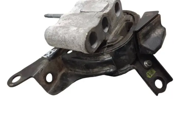 Toyota C-HR I Engine mount bracket AVB9221