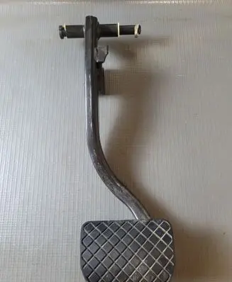 Volkswagen Touareg II Brake pedal 7P0723142F