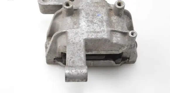 Audi Q3 8U Engine mount bracket 5N0199262F