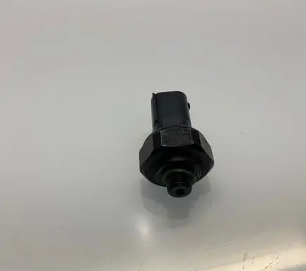 Mercedes-Benz E W211 Air conditioning (A/C) pressure sensor 0045429018 A0045429018