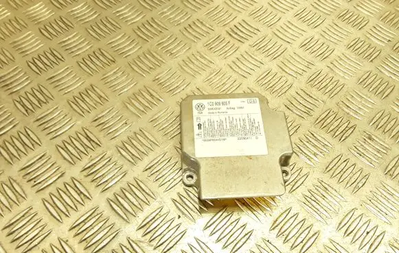 Skoda Fabia Mk2 (5J) Airbag control unit/module 1C0909605F 5WK43131