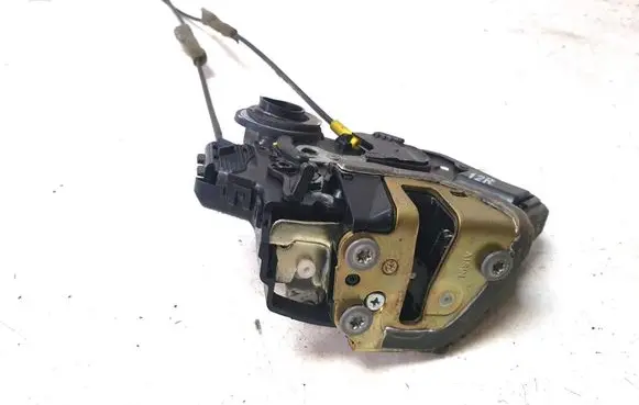 Toyota Corolla Verso AR10 Rear door lock 