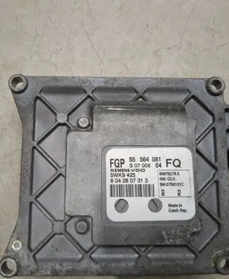 Opel Zafira B Engine control unit/module 55564081 8042807313 5WK9425