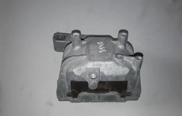 Volkswagen Touran II Engine mounting bracket 1K0199262CN