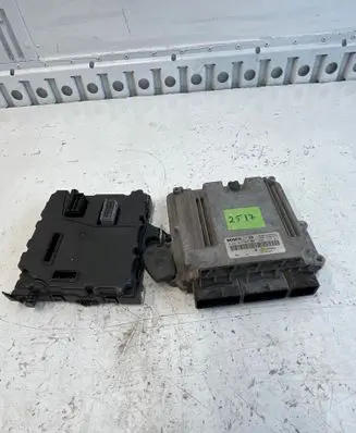 Renault Master III Engine ECU kit and lock set 0281017977