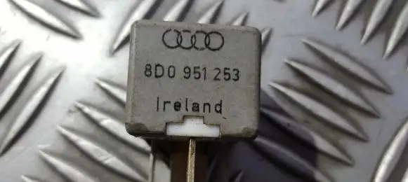 Audi A4 S4 B5 8D Other relay 8d0951253 899312000