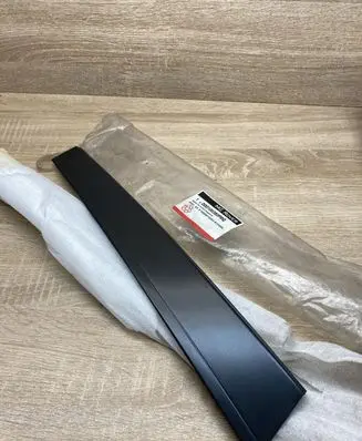 Rover 600 Front door trim bar DDD100380PMQ