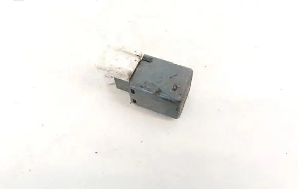 Nissan Almera N16 Other relay 24330c9900