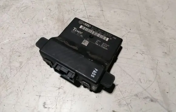 Audi A3 S3 8P Gateway control module 1K0907530D