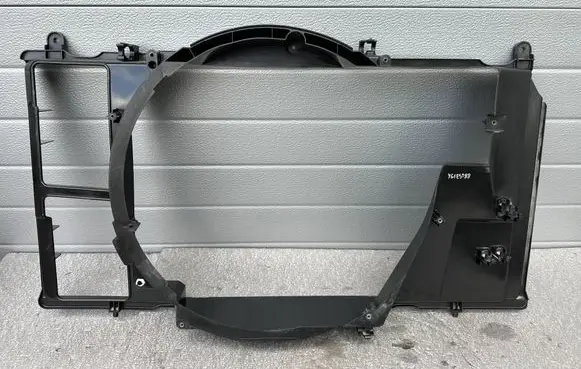 Nissan Patrol Y61 Radiator cooling fan shroud 21476VB800