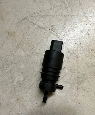 BMW 3 E90 E91 Windscreen/windshield washer pump 8362154