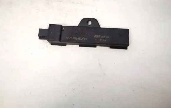 BMW X5 F15 Antenna control unit 6520922083201 6520-9220832-01