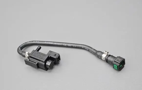 Jaguar XF X250 Vacuum valve 70435600