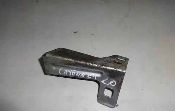 Fender mounting bracket