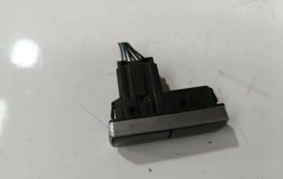 Ford Mondeo MK IV Windscreen/window heater switch 6M2T18K574AD