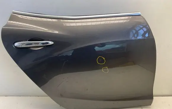 Maserati Ghibli Rear door