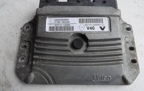 Renault Megane III Engine control unit/module 237100293R V29008398A 237101029R