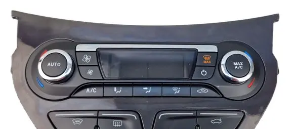 Ford Kuga II Climate control/heater control trim DV4T18C612AC AM5T14B436GB