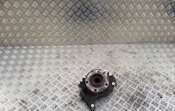BMW 5 E60 E61 Front wheel hub