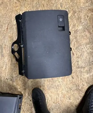 Volkswagen PASSAT B6 Glove box 3C1857101