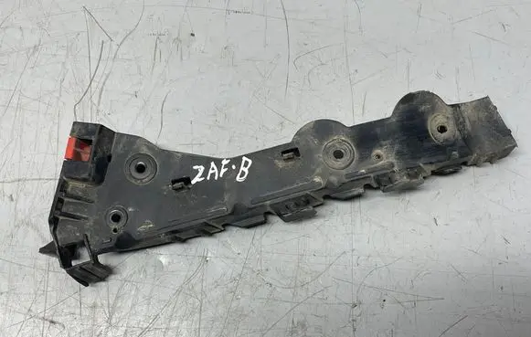 Opel Zafira B Front bumper mounting bracket 13124997