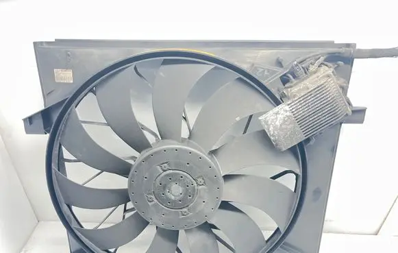 Mercedes-Benz ML W163 Electric radiator cooling fan A1635000293