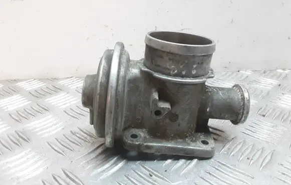 BMW 5 E39 EGR valve 7785452