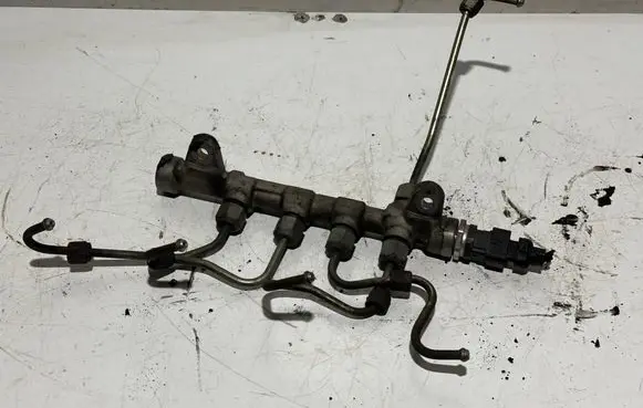 Fuel main line pipe