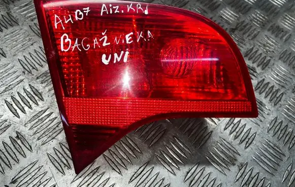 Audi A4 S4 B7 8E 8H Tailgate rear/tail lights 8E9945093 484501 ULO749001
