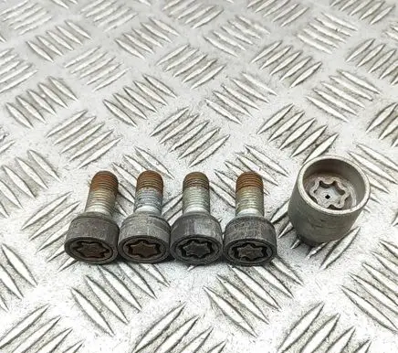 Volkswagen PASSAT B8 Anti-theft wheel nuts and lock 5Q0698137