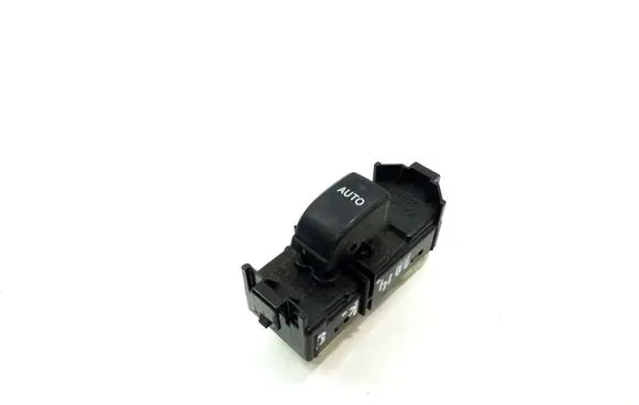 Toyota Land Cruiser (J120) Electric window control switch 8403060022