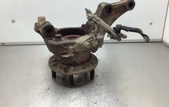 Hyundai Santa Fe Front wheel hub 