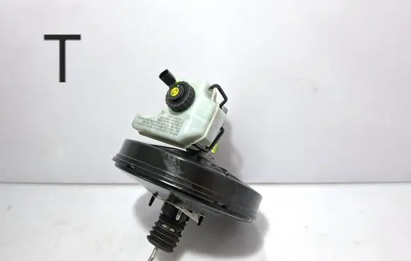 Volkswagen PASSAT B7 Brake booster 3C1614105AP 8E060109