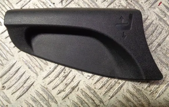 Nissan Pulsar Seat adjustment handle L0320013