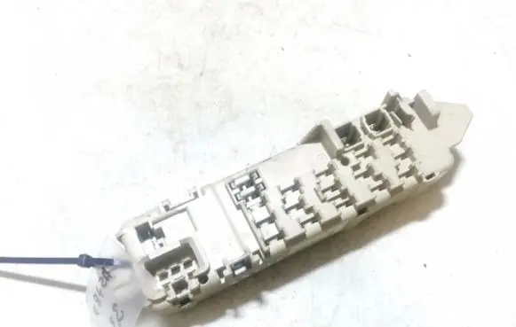 Mazda 323 Fuse box set 7a071637 7a07-1637