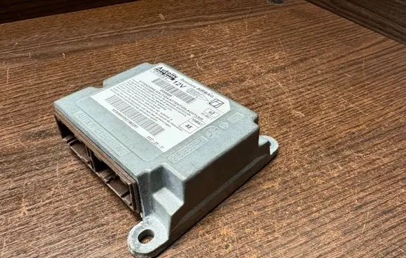 Iveco Daily 3rd gen Airbag control unit/module 607630800 607630800E