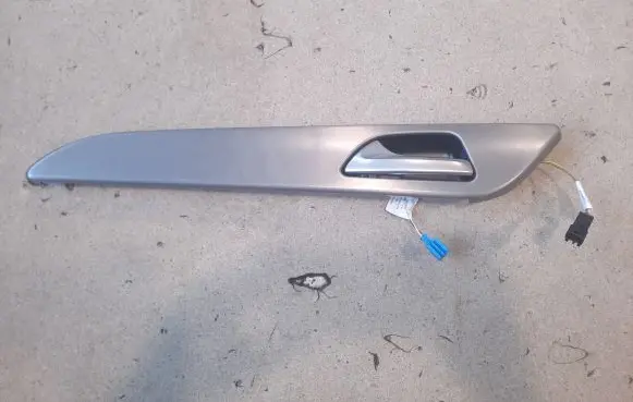 Mercedes-Benz GLE (W166 - C292) Rear door card trim A1667600561