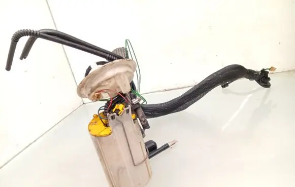 BMW 5 E60 E61 In-tank fuel pump 6765848