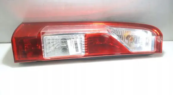 Nissan NV400 Rear/tail lights