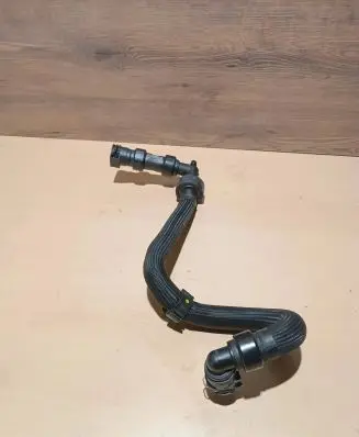 Coolant pipe/hose