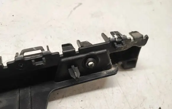 Renault Trafic III (X82) Front bumper mounting bracket 622201090R 24891000 93460847